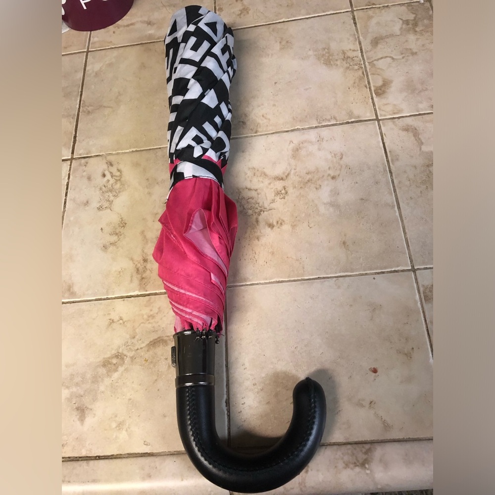2012 Rare Victoria’s Secret Umbrella- 1A $35 or $30 w/offer